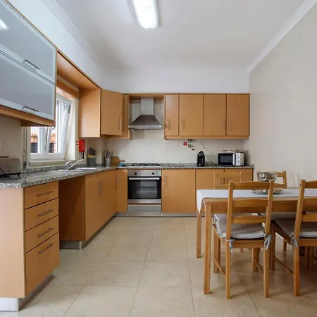 A O - Tina House فيريل
