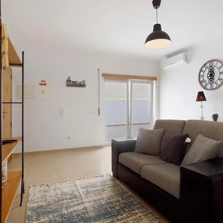 A O - Tina House بيت للعطل فيريل